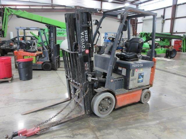 2015 Toyota 8FBCU25 Cushion Tire Forklift