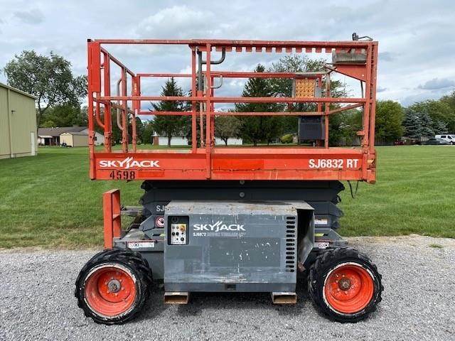 2012 Skyjack SJ6832RT Scissor Lift