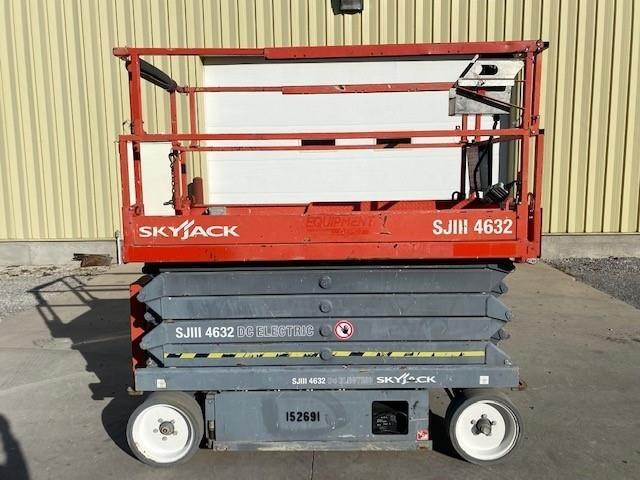 2013 Skyjack SJIII-4632 Scissor Lift