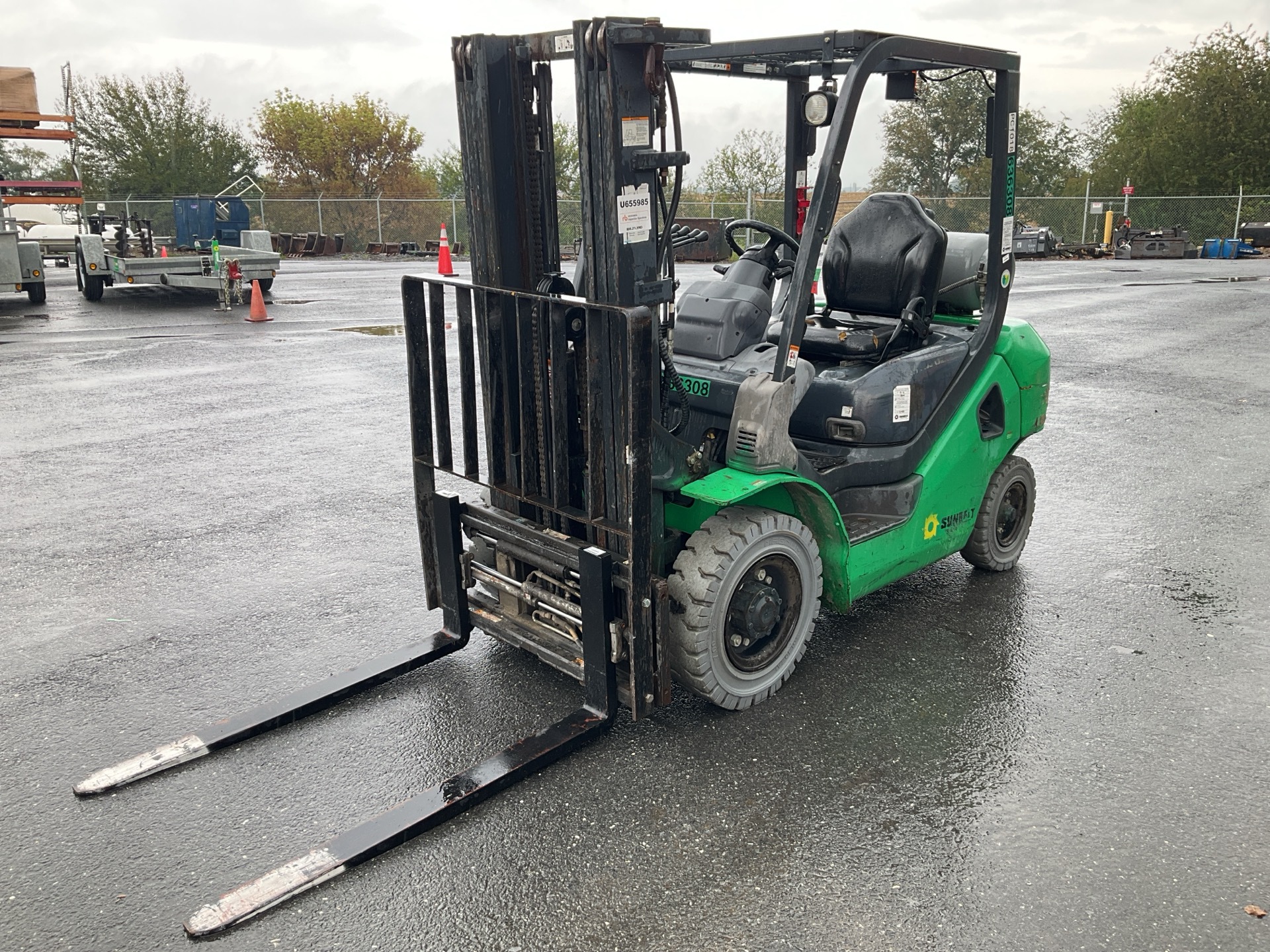 2014 Komatsu FG25T-16 4650 lb Pneumatic Tire Forklift