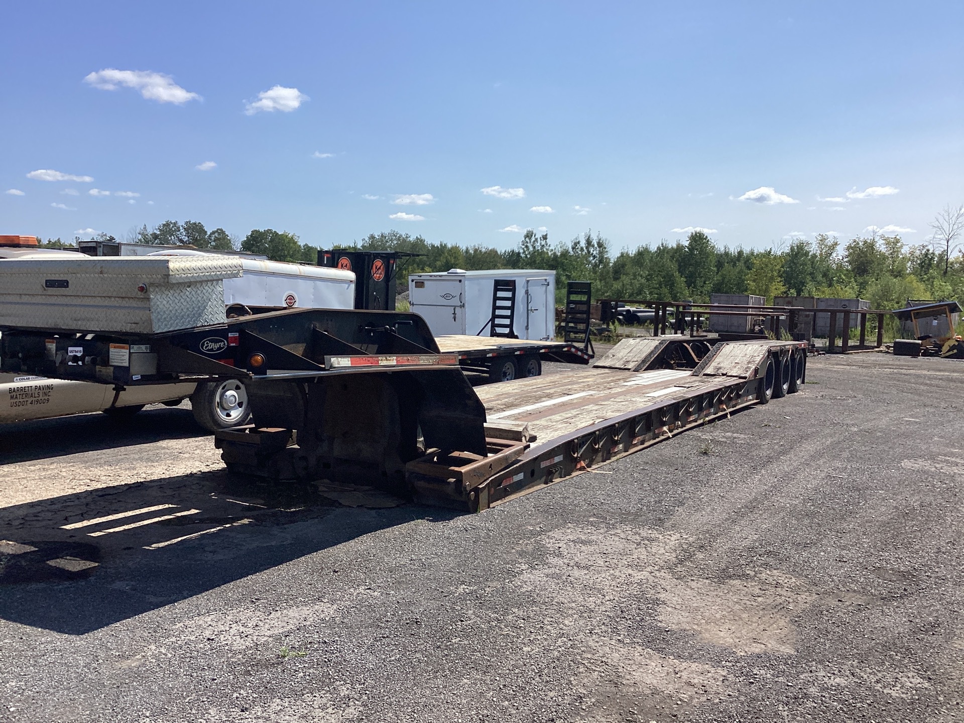 2006 Etnyre RTN55ETD3 59975 lb Tri/A Removable Gooseneck Lowboy Trailer