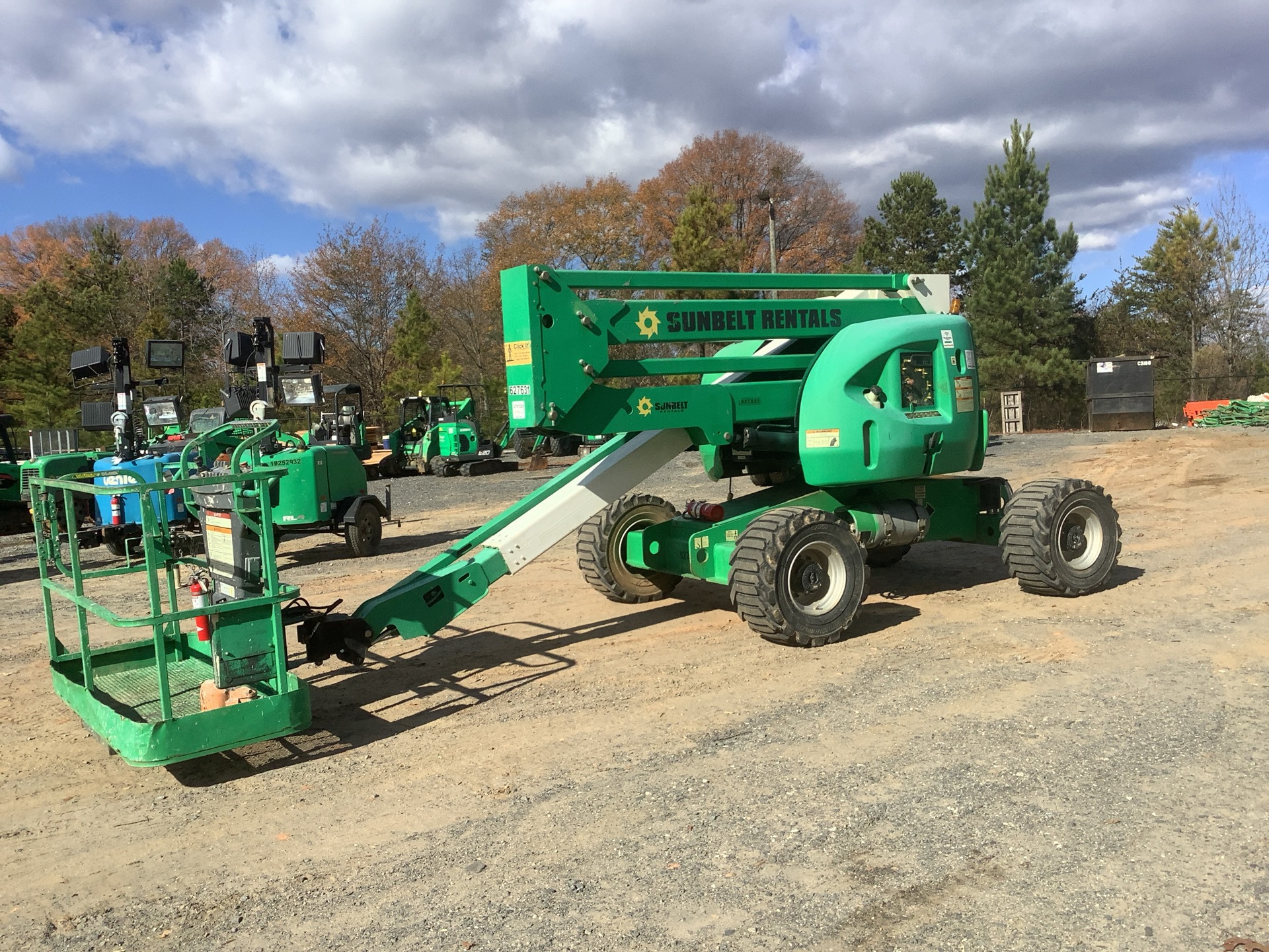 2014 JLG 450A SII 4WD Articulating Boom Lift