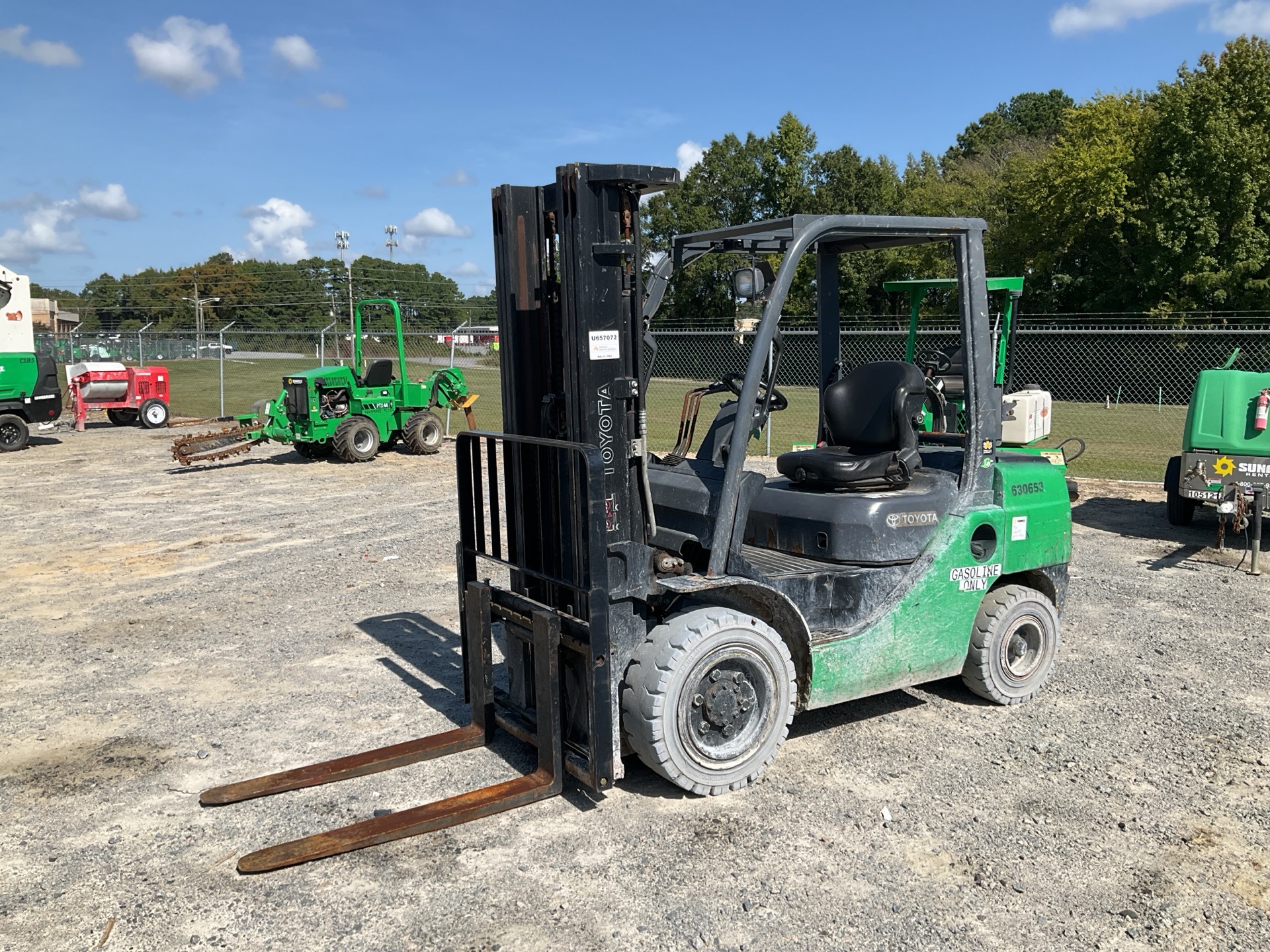 2014 Toyota 8FGU30 5260 lb Pneumatic Tire Forklift