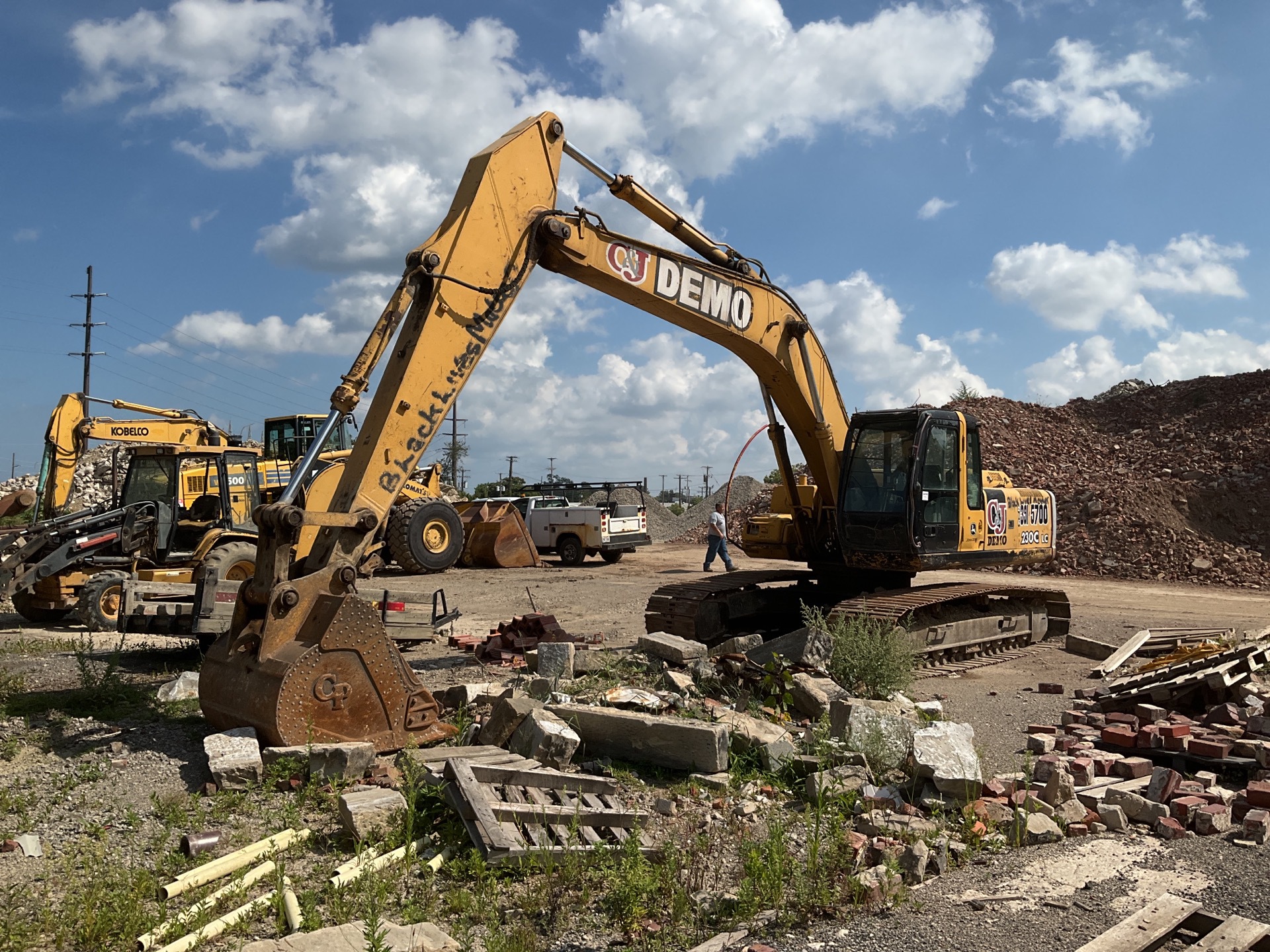 2002 John Deere 230C Tracked Excavator