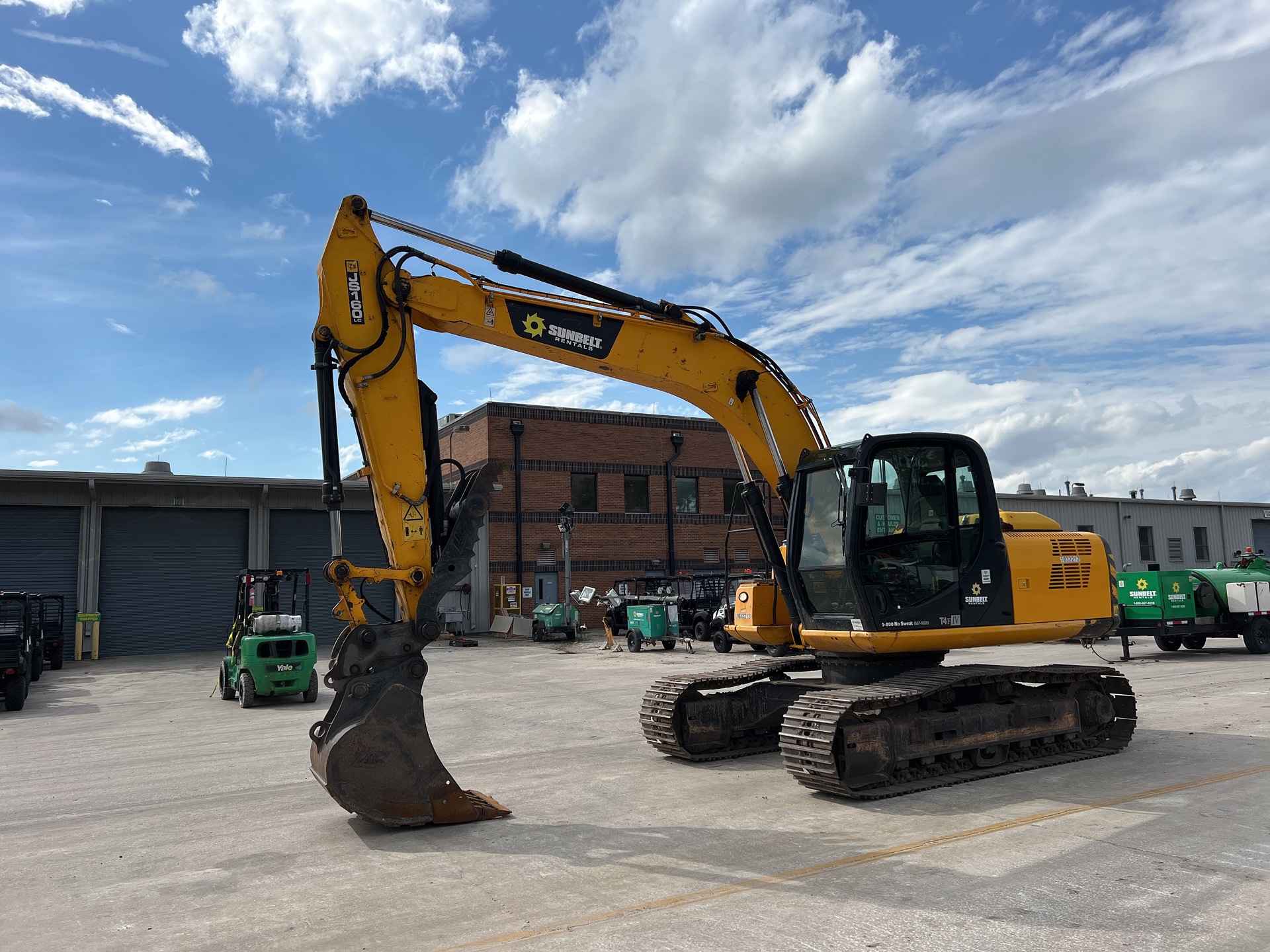 2017 JCB JS160LC Tracked Excavator