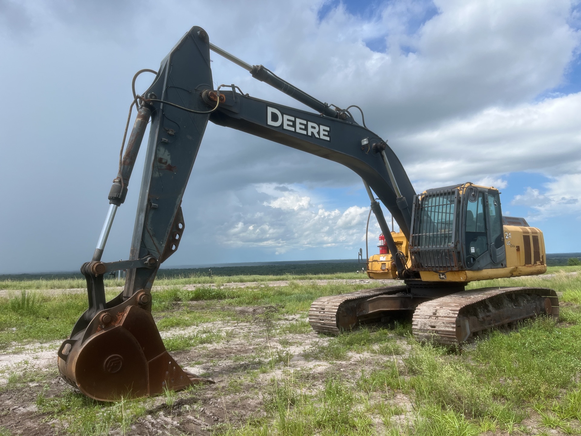 2011 John Deere 240D Tracked Excavator