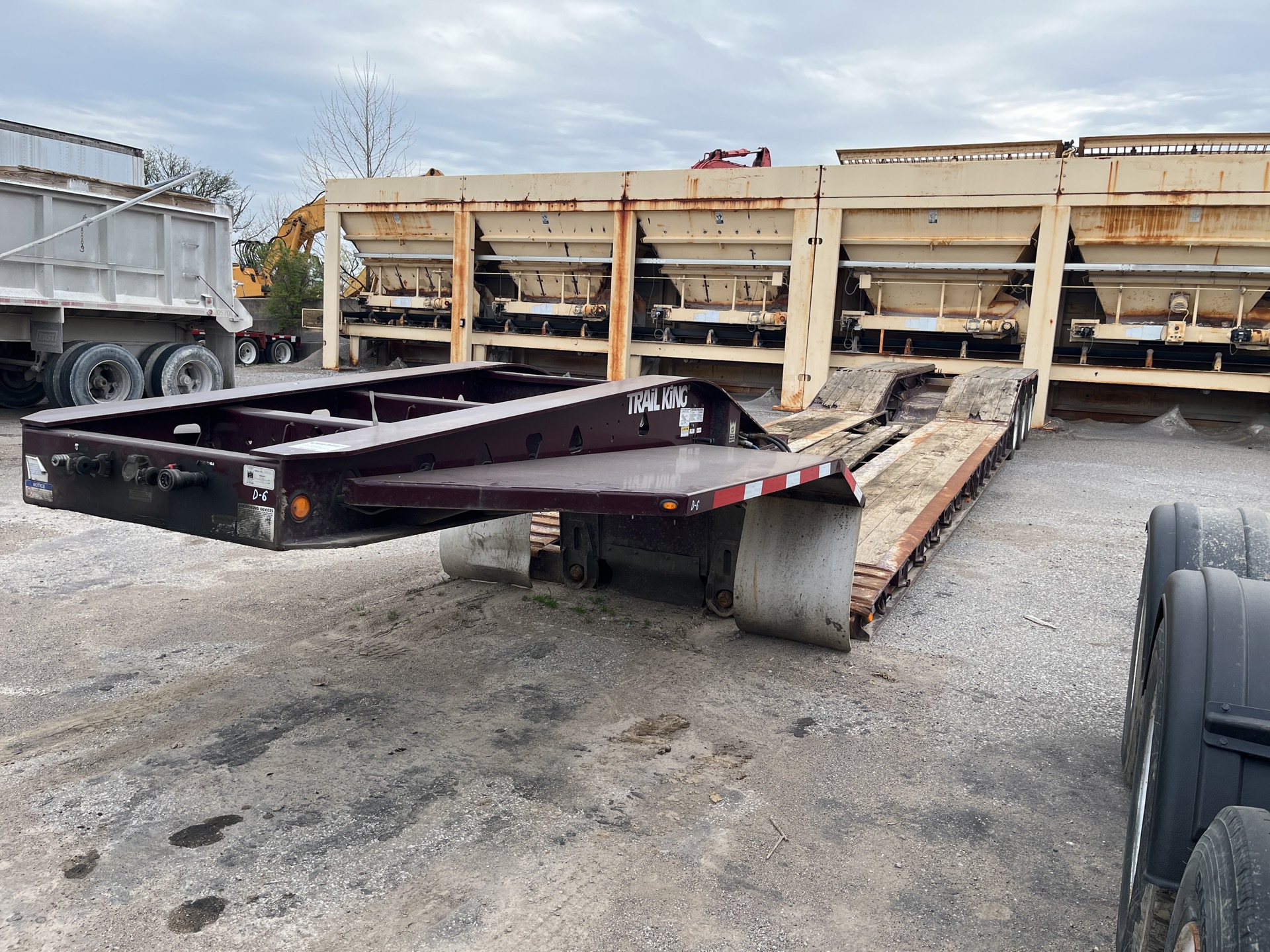 2018 Trail King TK110HDG Tri/A Removable Gooseneck Lowboy Trailer