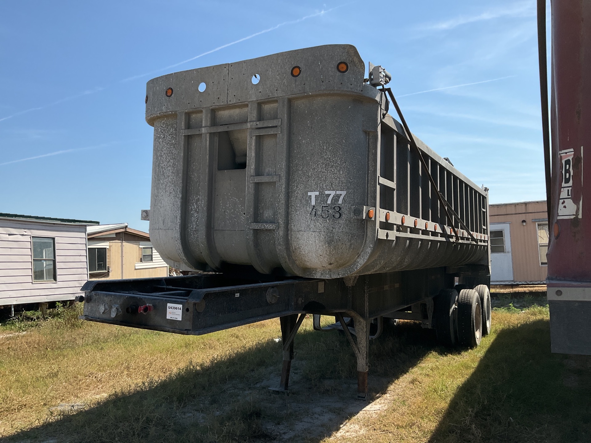 1979   24 ft T/A Aluminum End Dump Trailer