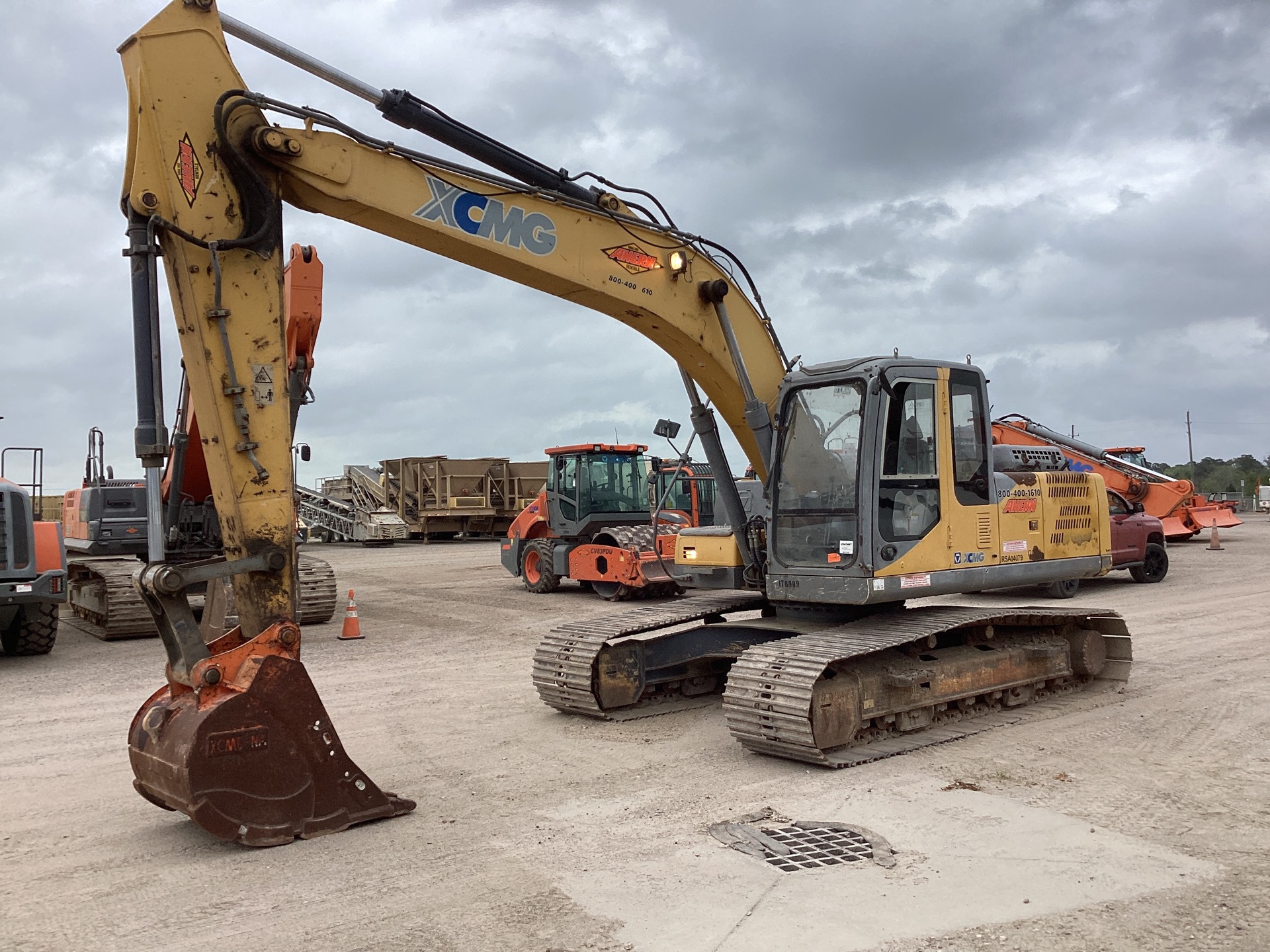 2016 XCMG XE210C Tracked Excavator