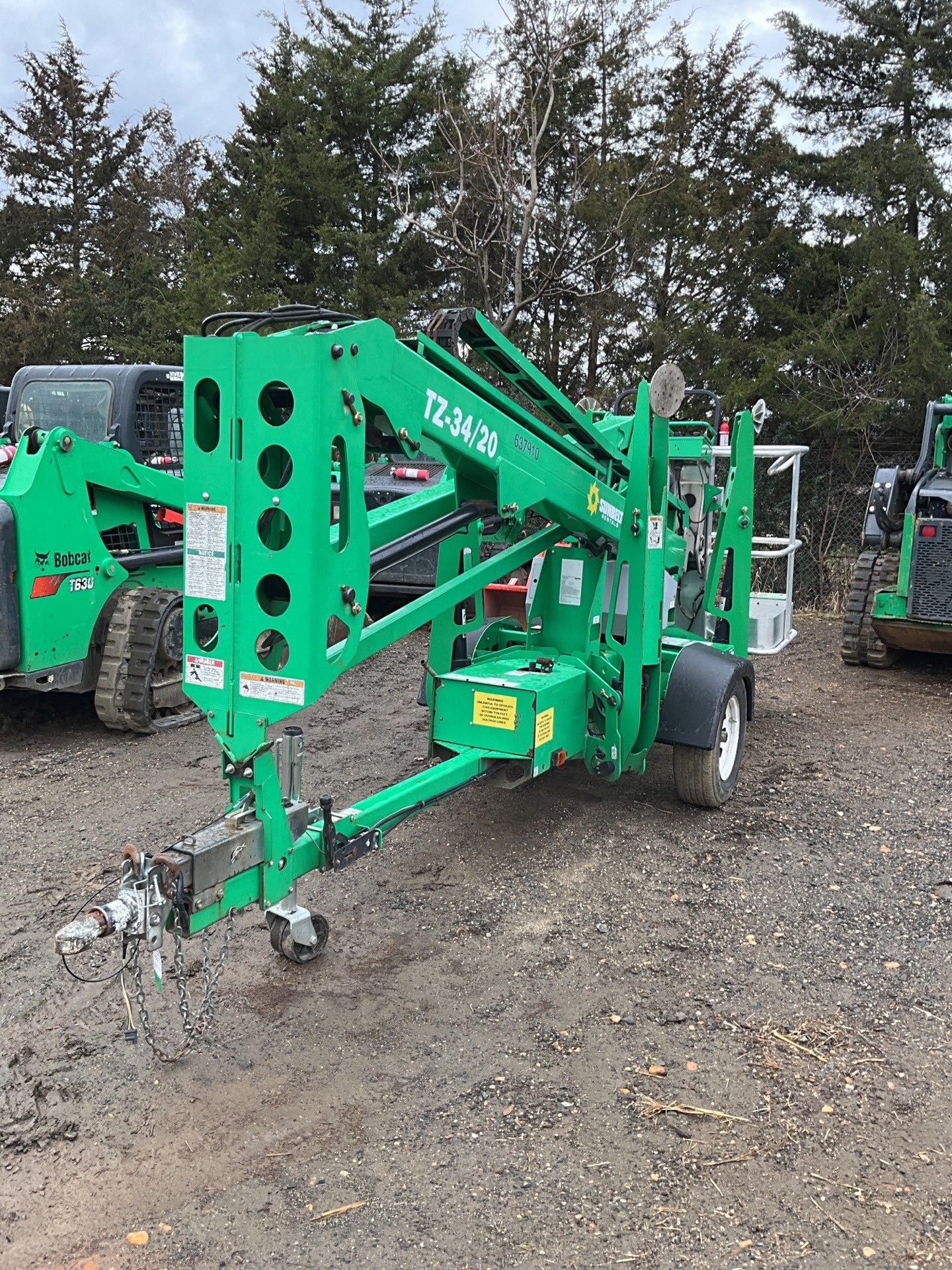 2014 Genie TZ34/20 34 ft Articulating Towable Lift