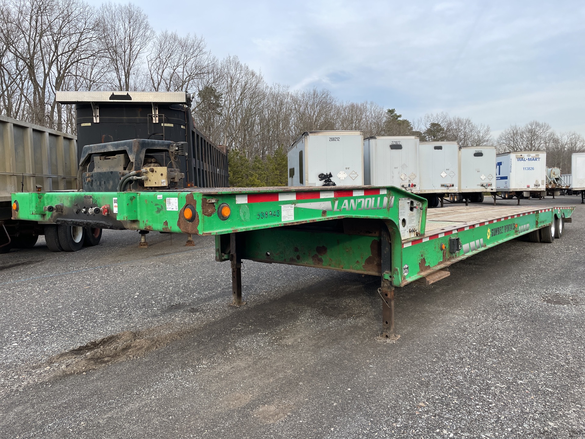 2013 Landoll  T/A Hydraulic Tail Trailer