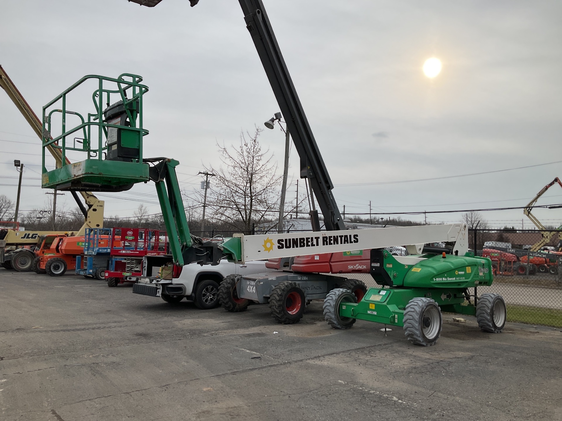 2015 JLG M600JP 4WD Diesel Articulating Boom Lift