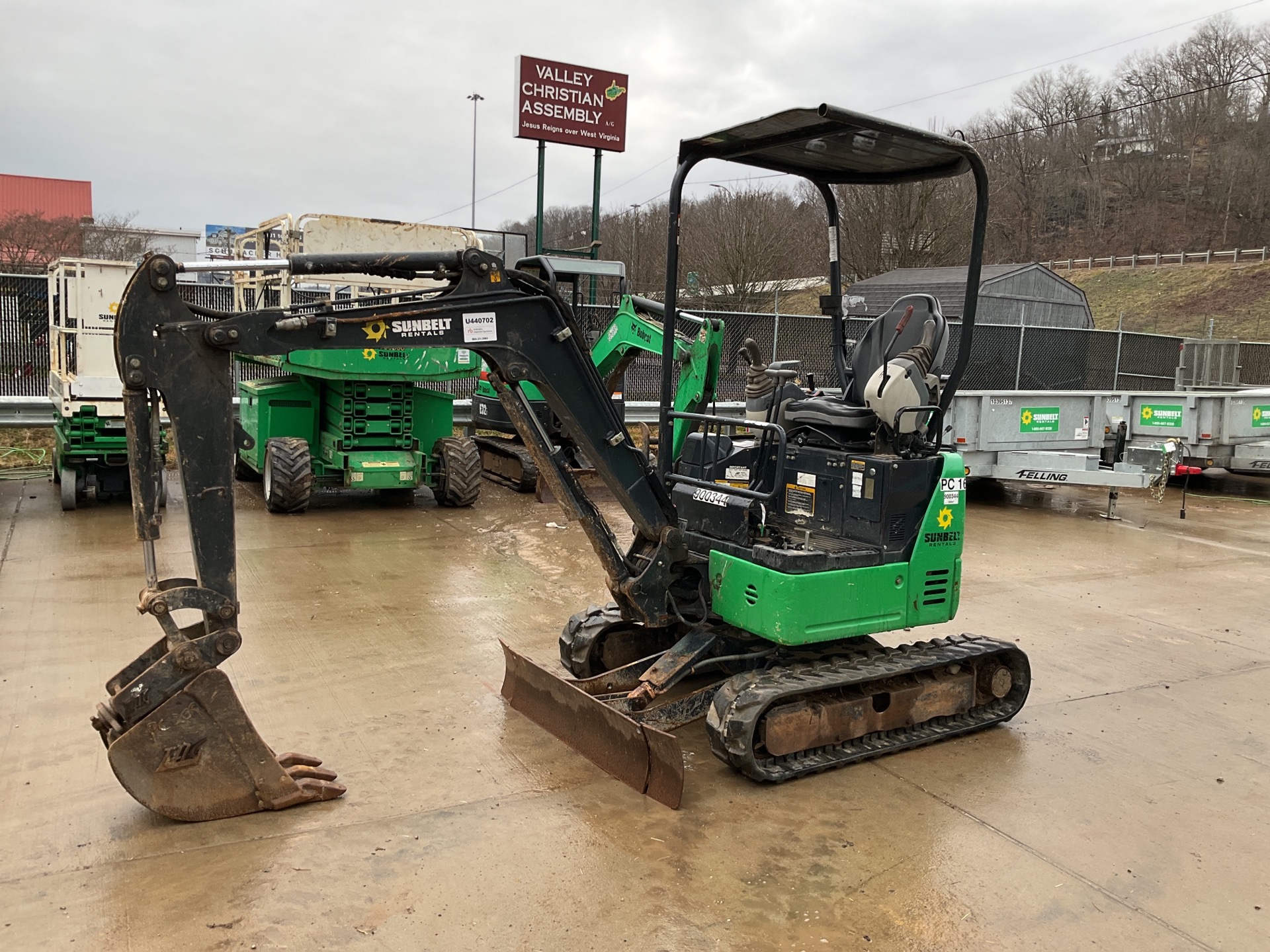 2016 John Deere 17G Mini Excavator