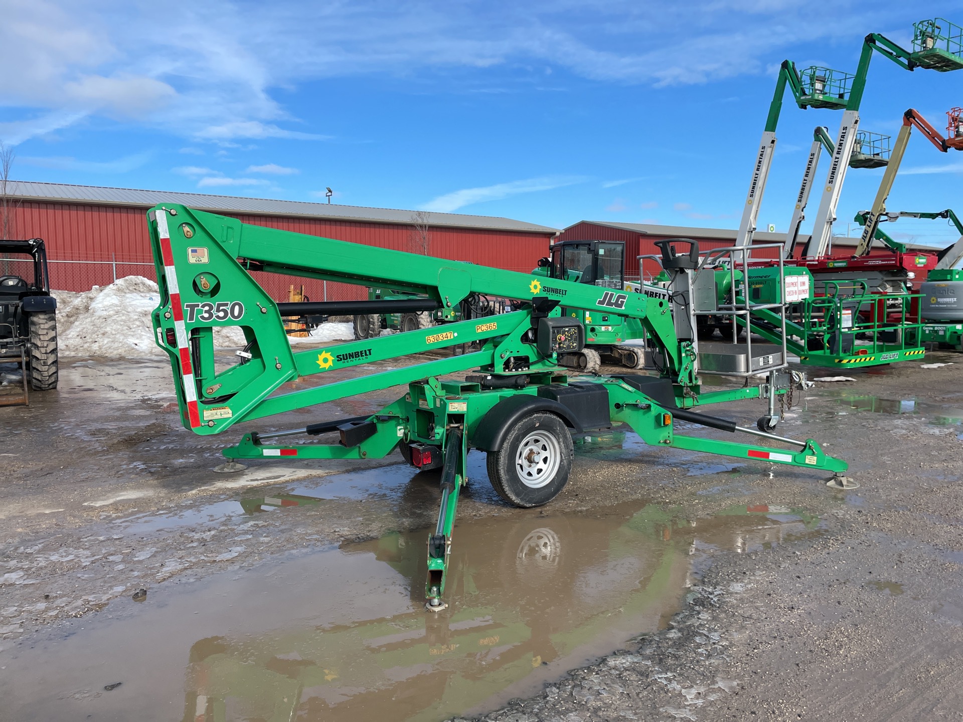 2014 JLG T350 Articulating Towable Lift