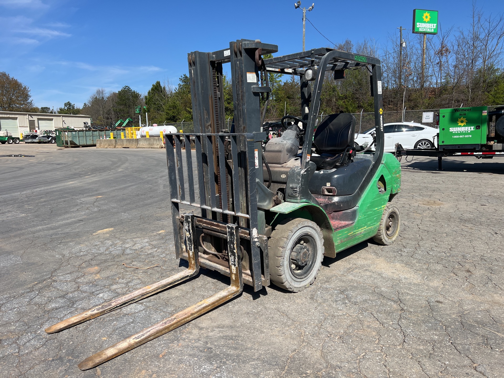 2014 Komatsu FG25T-16 4650 lb Pneumatic Tire Forklift