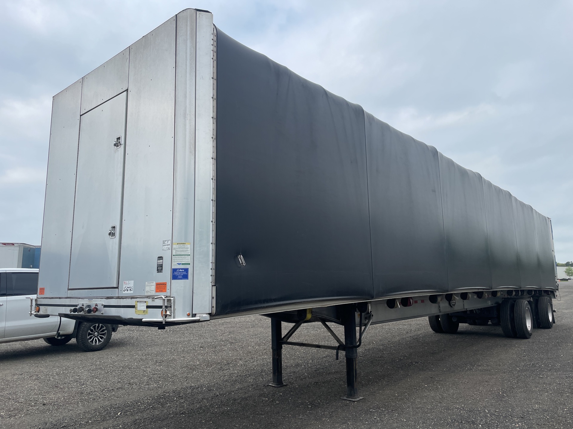 2018 MAC 53 ft T/A Spread Axle Curtain Side Trailer