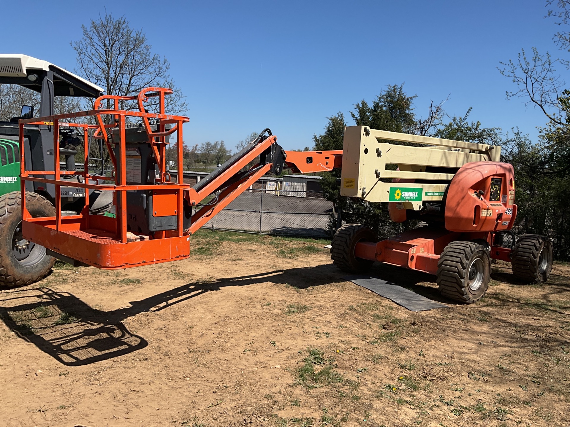 2014 JLG 450AJ SII 4WD Dual Fuel Articulating Boom Lift