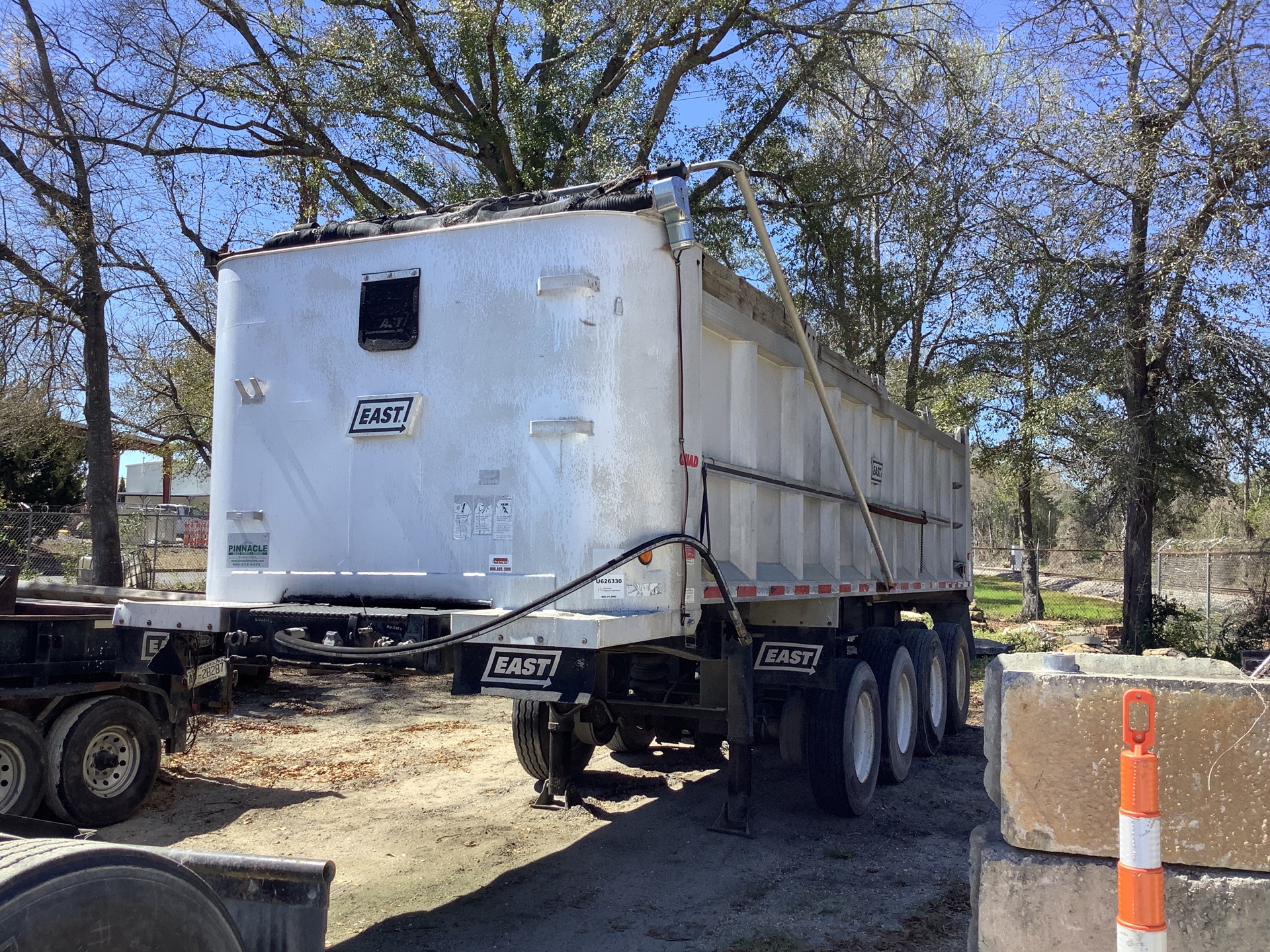 2005 East T/A Quarter Frame End Dump Trailer