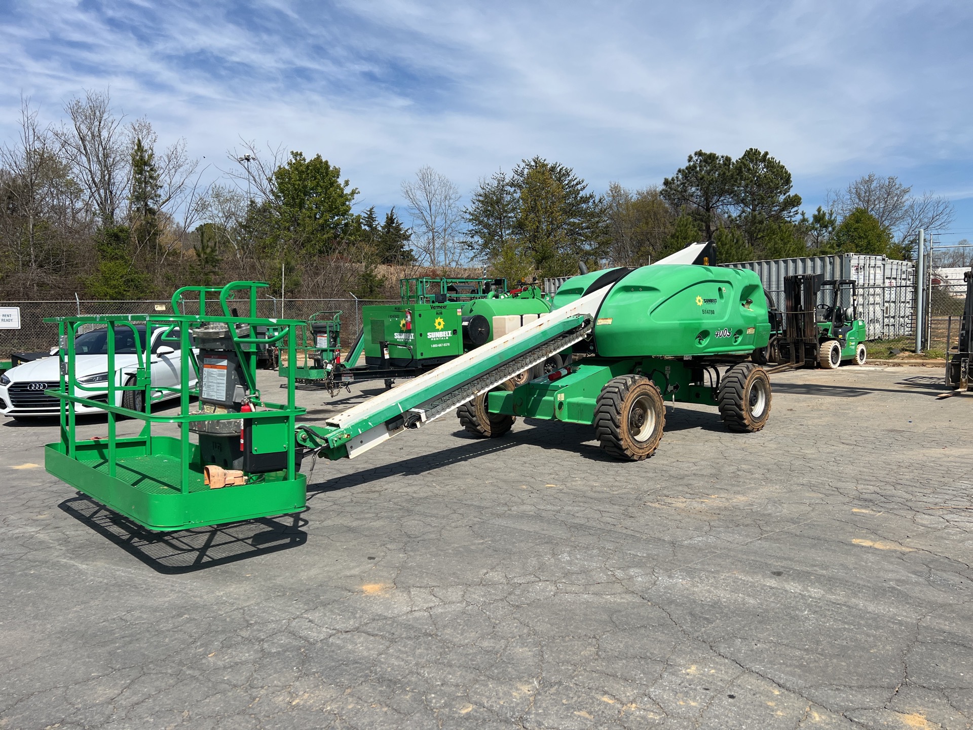 2013 JLG 400S 4WD Dual Fuel Telescopic Boom Lift