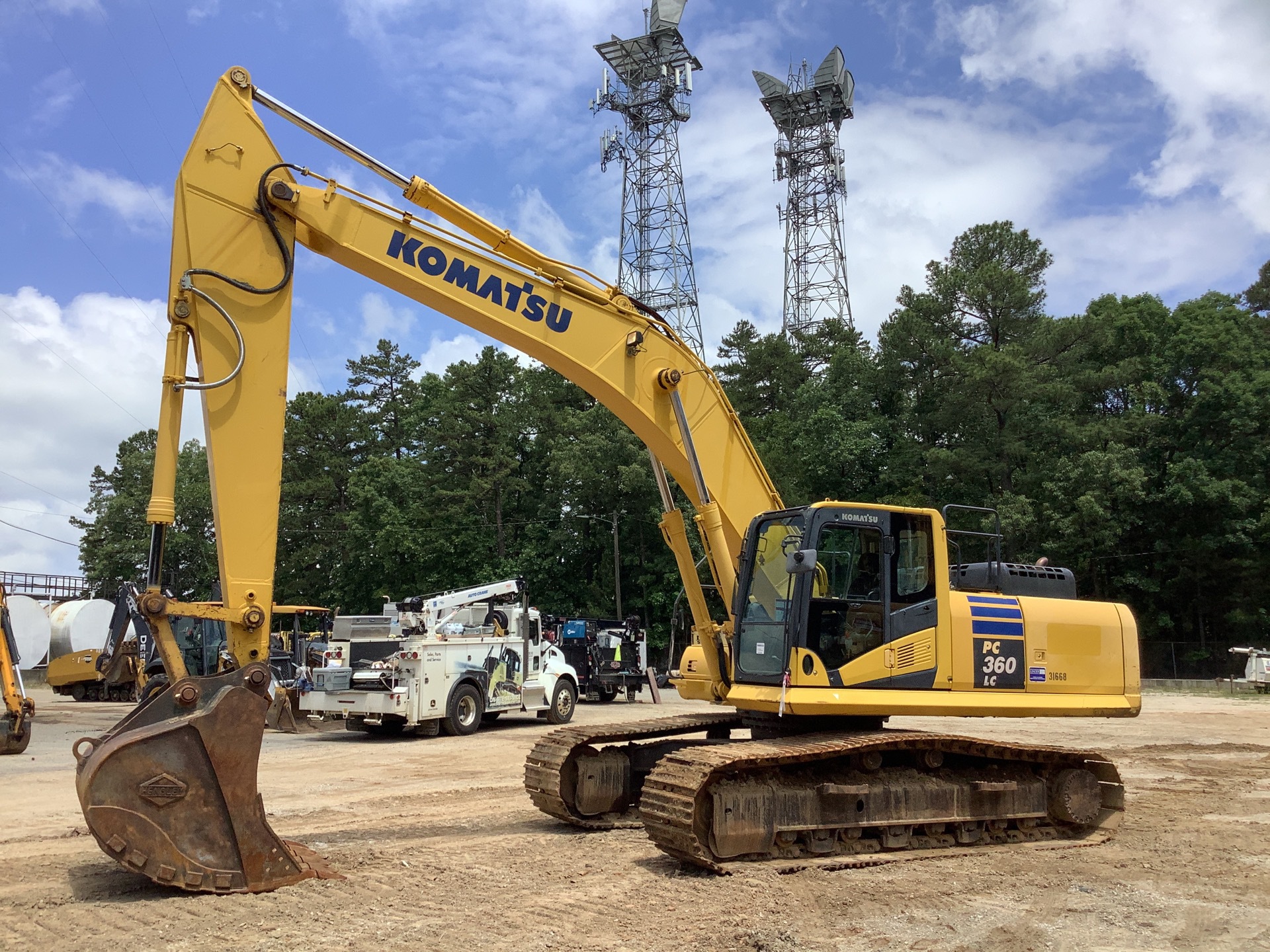 2014 Komatsu PC360LC-10 Tracked Excavator