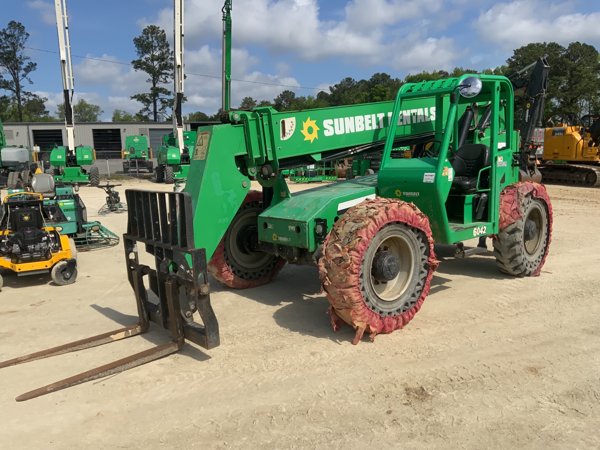 2014 SkyTrak 6042 Telehandler