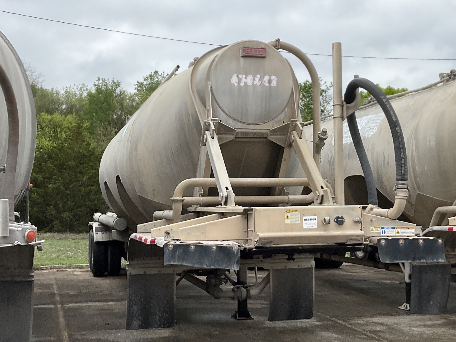 2013 Heil  1040 cft T/A Pneumatic Bulk Trailer