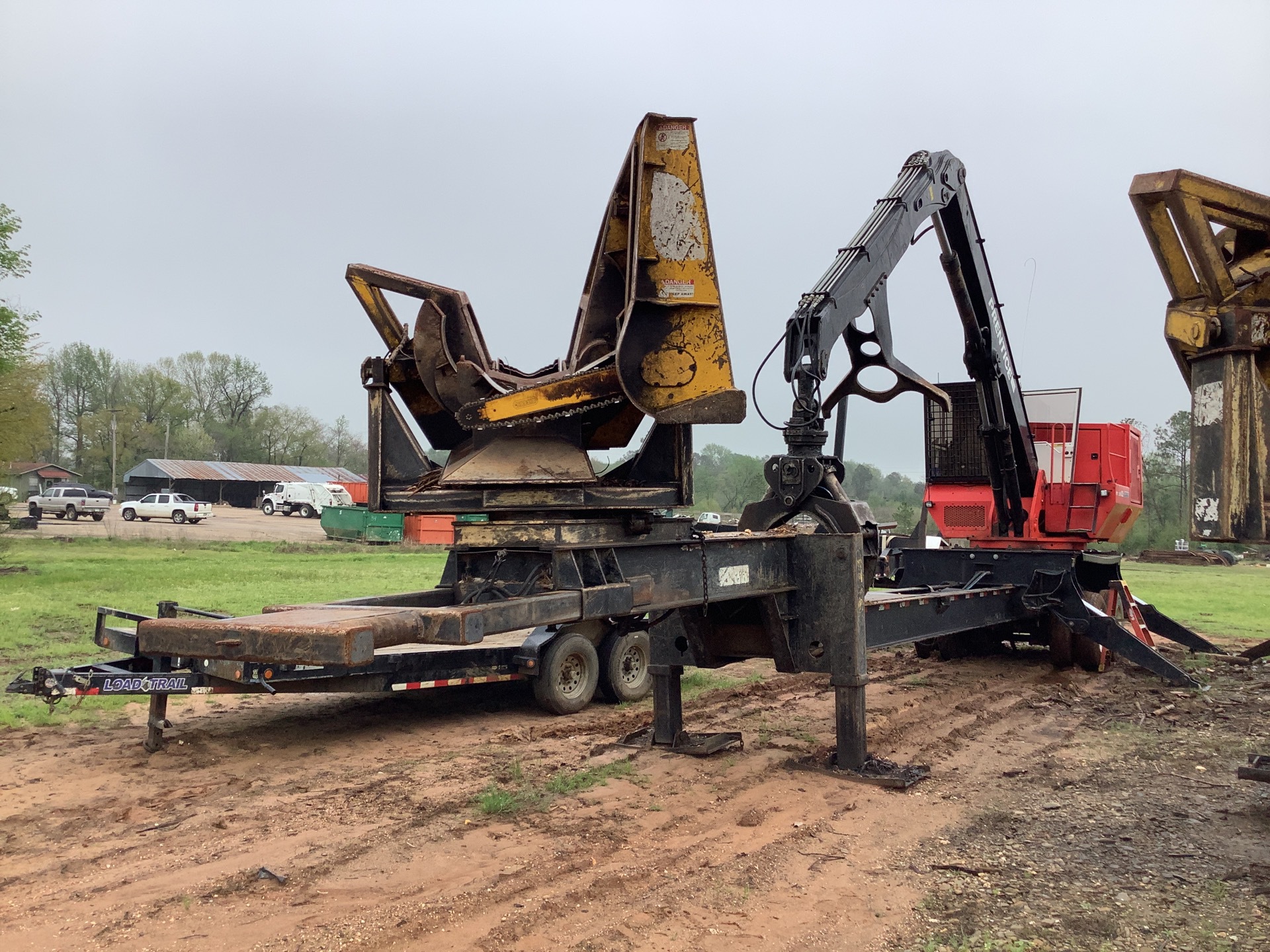 2014 Cat 2384C Trailer Mounted Heel Boom Log Loader