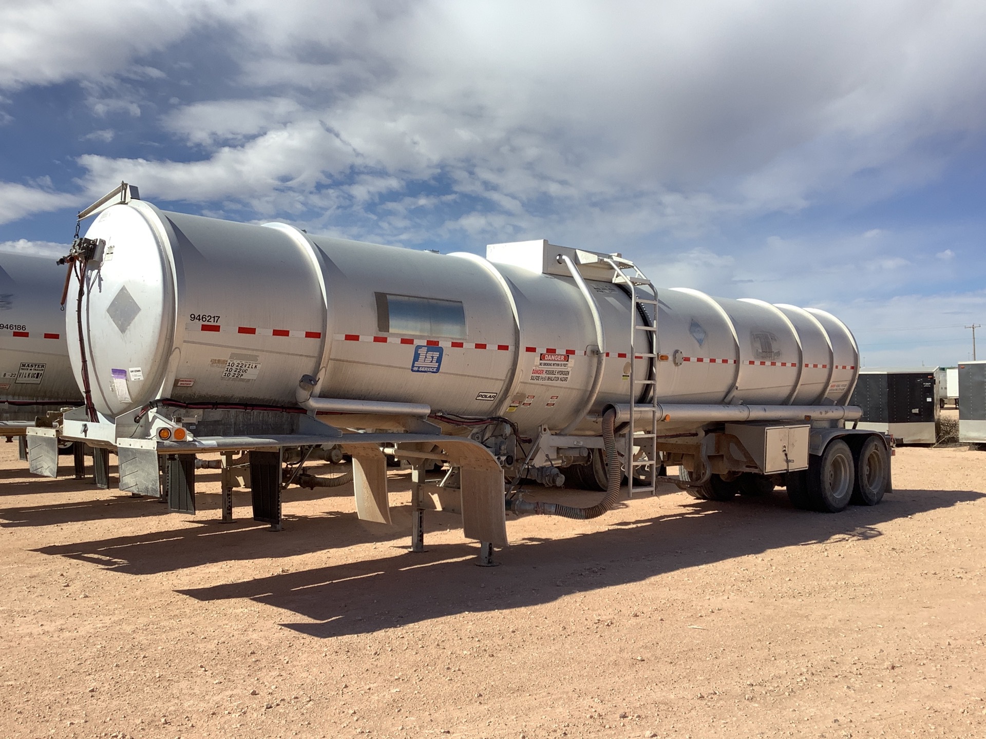 2011 Polar  8400 gal T/A Tanker Trailer