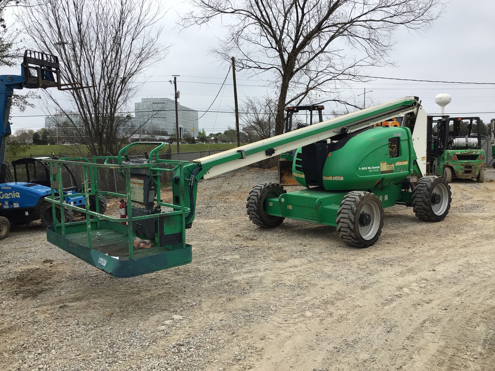 2015 JLG 600A 4WD Diesel Articulating Boom Lift