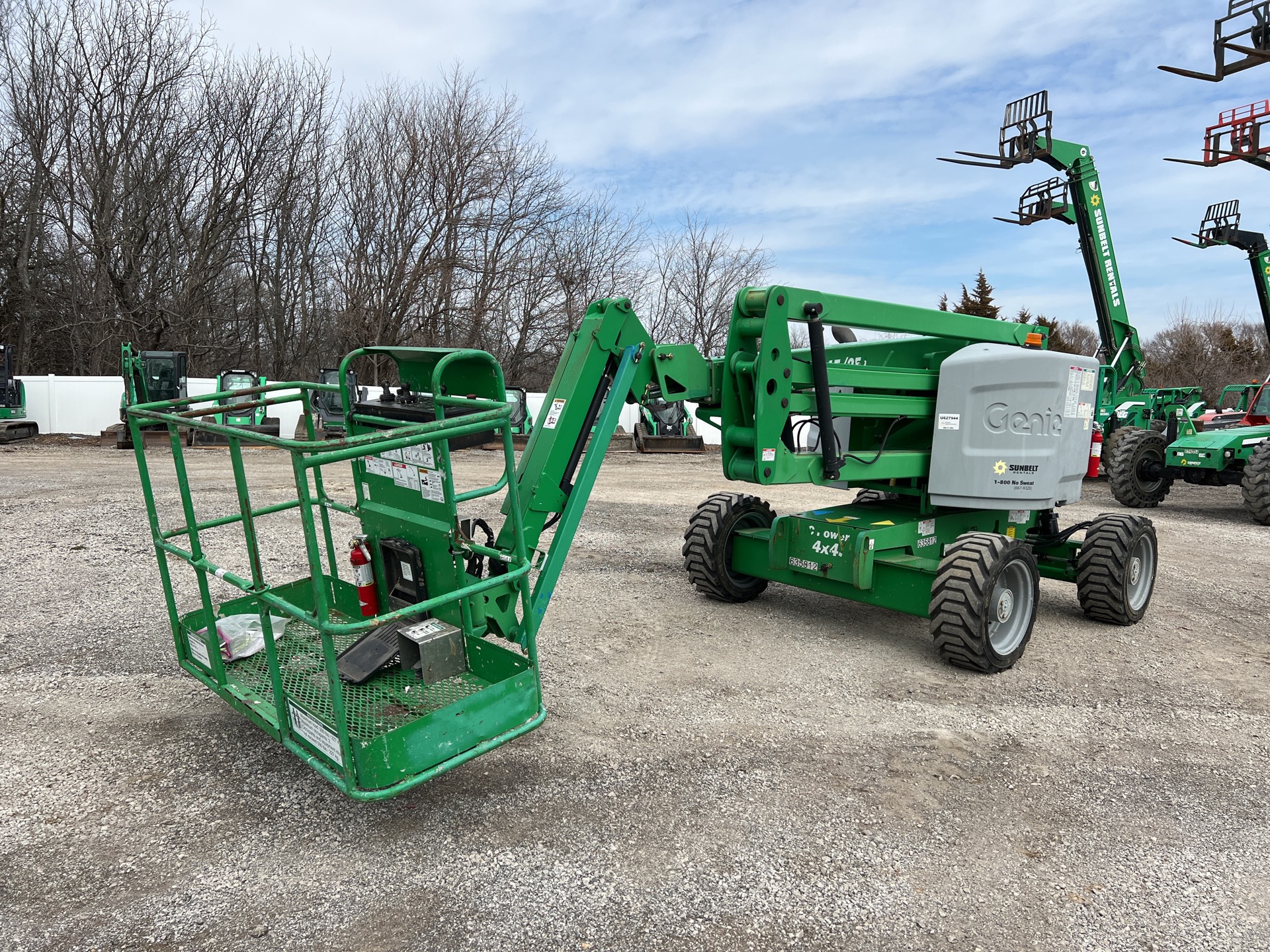 2014 Genie Z-45/25J 4WD Dual Fuel Articulating Boom Lift