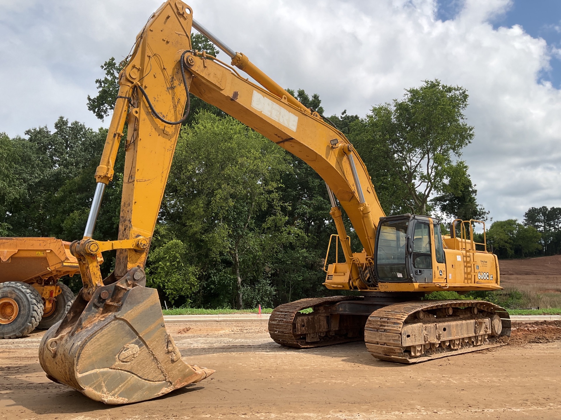 2005 John Deere 600CLC Tracked Excavator