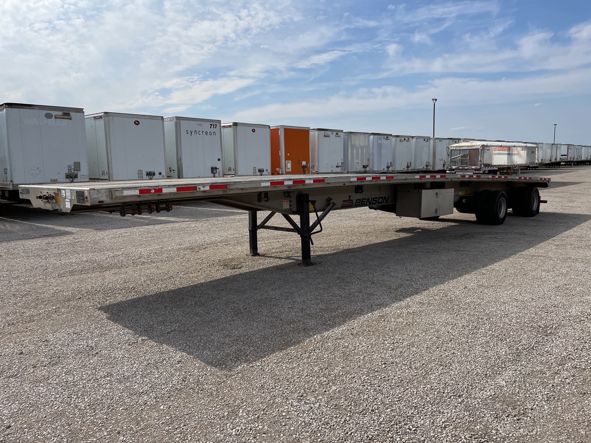 2016 Benson 53 ft T/A Flatbed Trailer