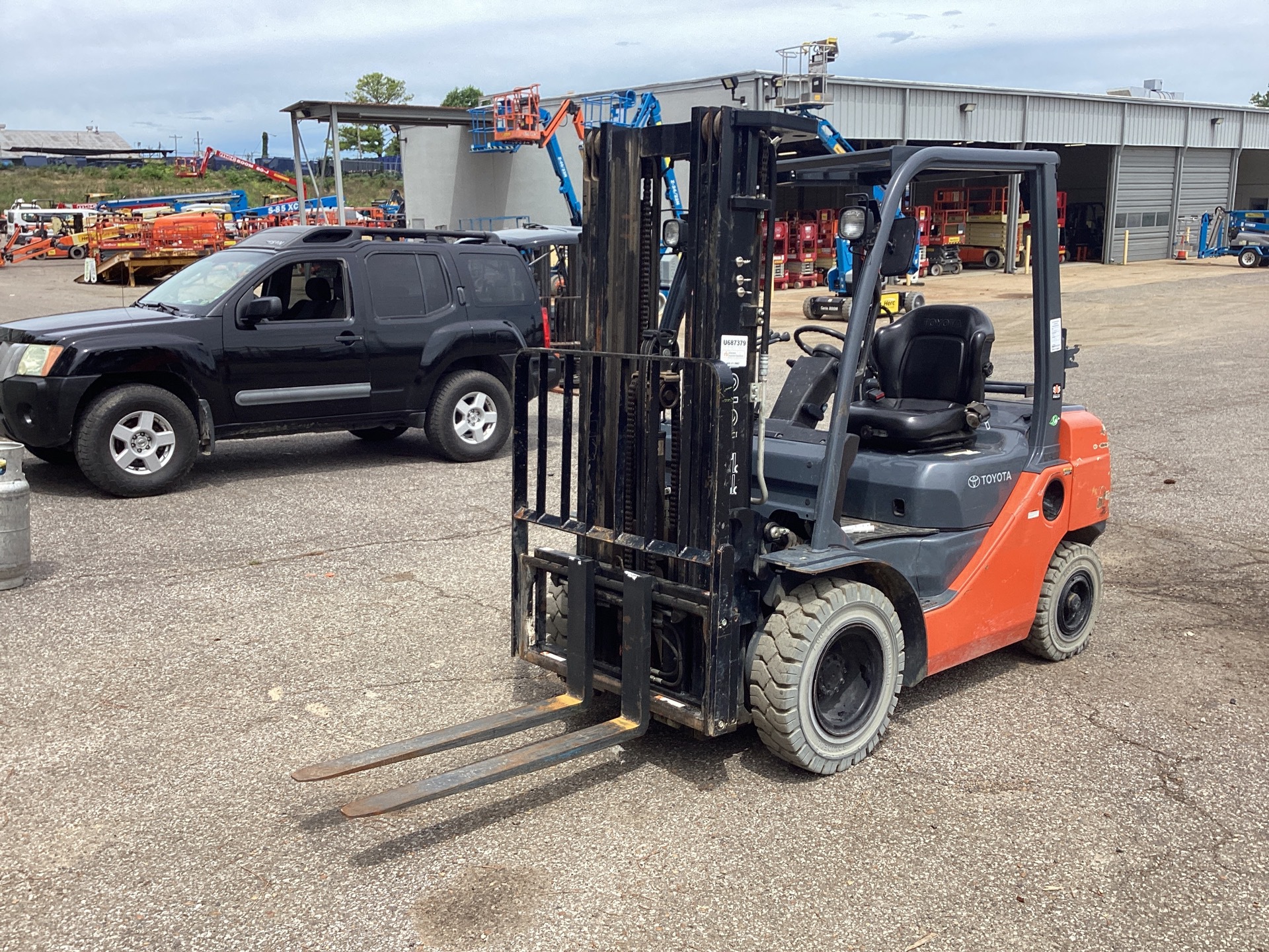 2017 Toyota 8FGU25 4500 lb Pneumatic Tire Forklift