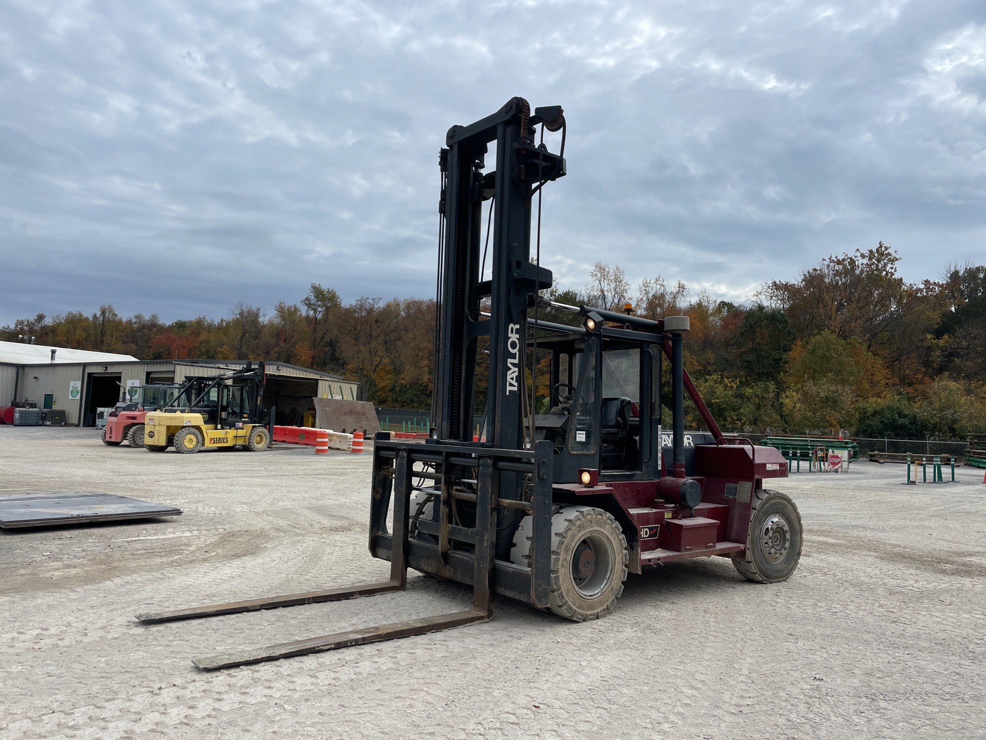 2002 Taylor THD-250S 25000 lb Rough Terrain Forklift