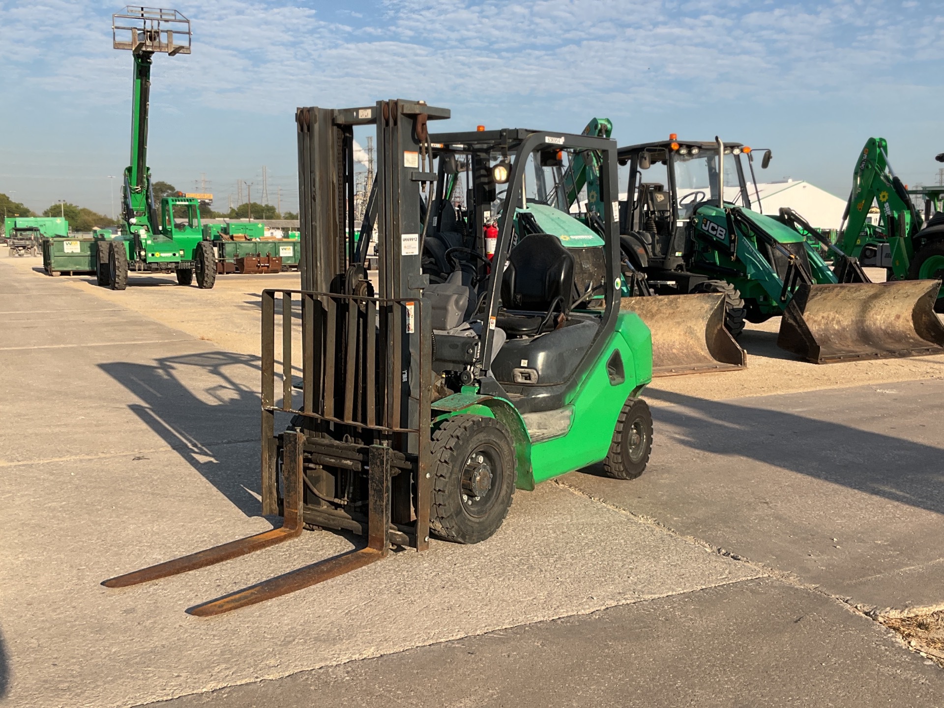 2014 Komatsu FG25T-16 4650 lb Pneumatic Tire Forklift