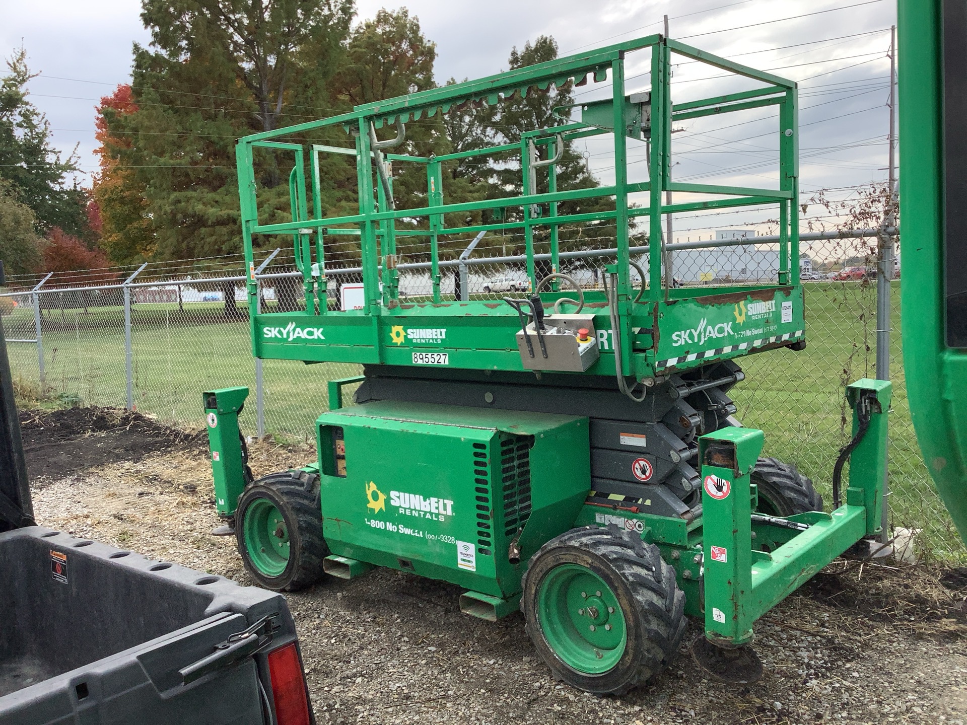 2016 Skyjack SJ6832RT Dual Fuel 4x4 Scissor Lift