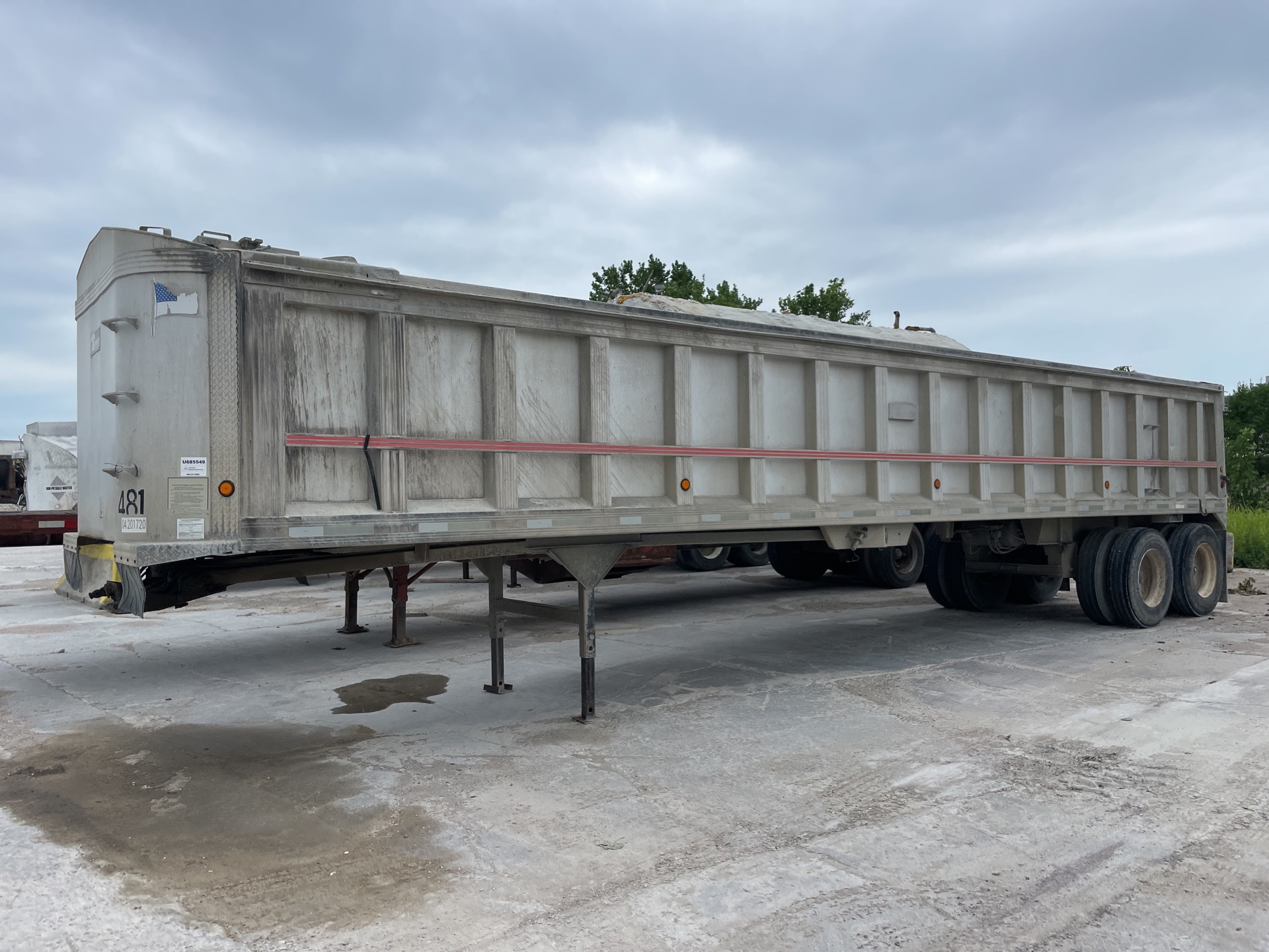 2005 Travis 39 ft T/A End Dump Trailer