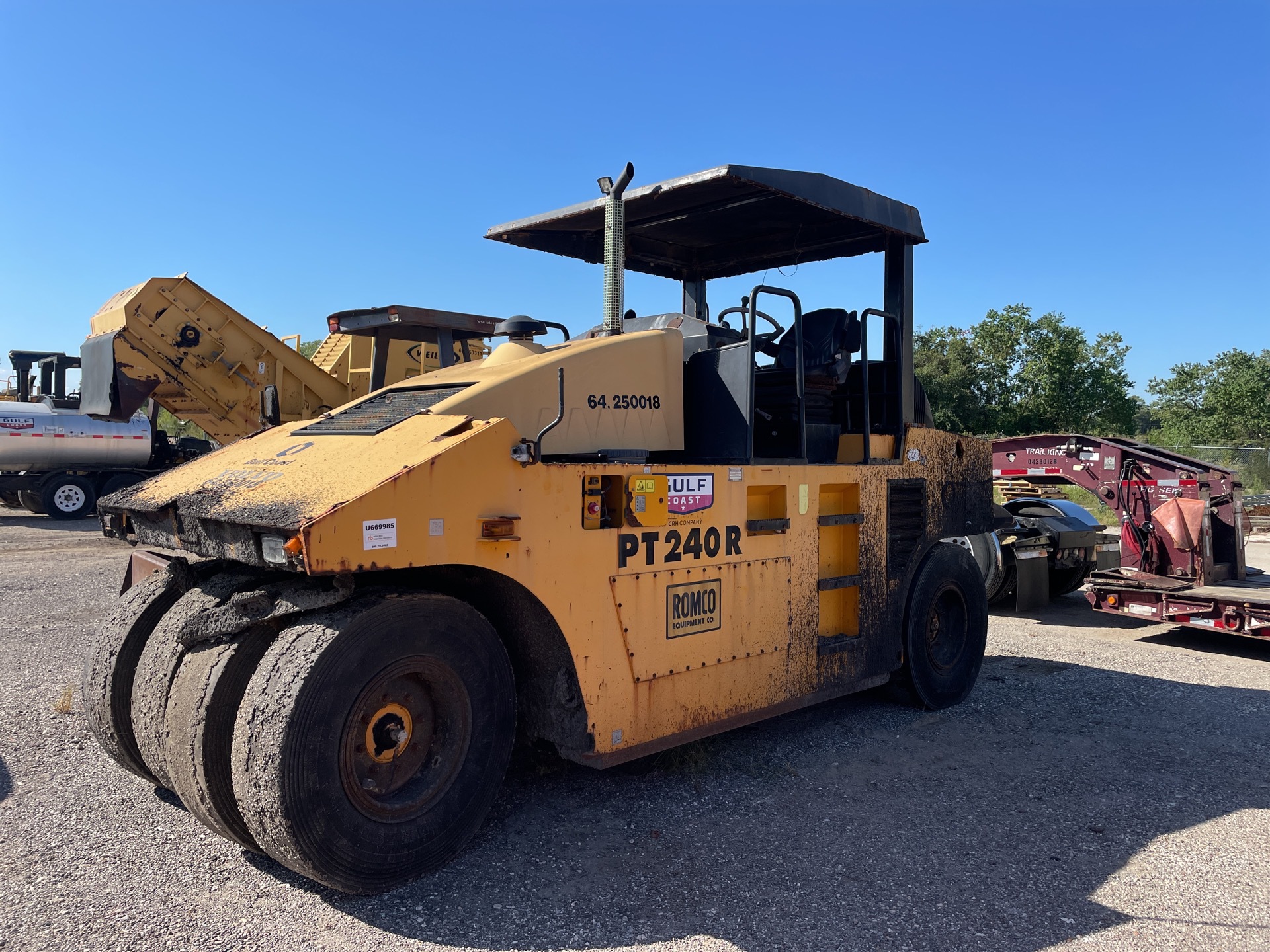 2010 Volvo PT240R Pneumatic Roller