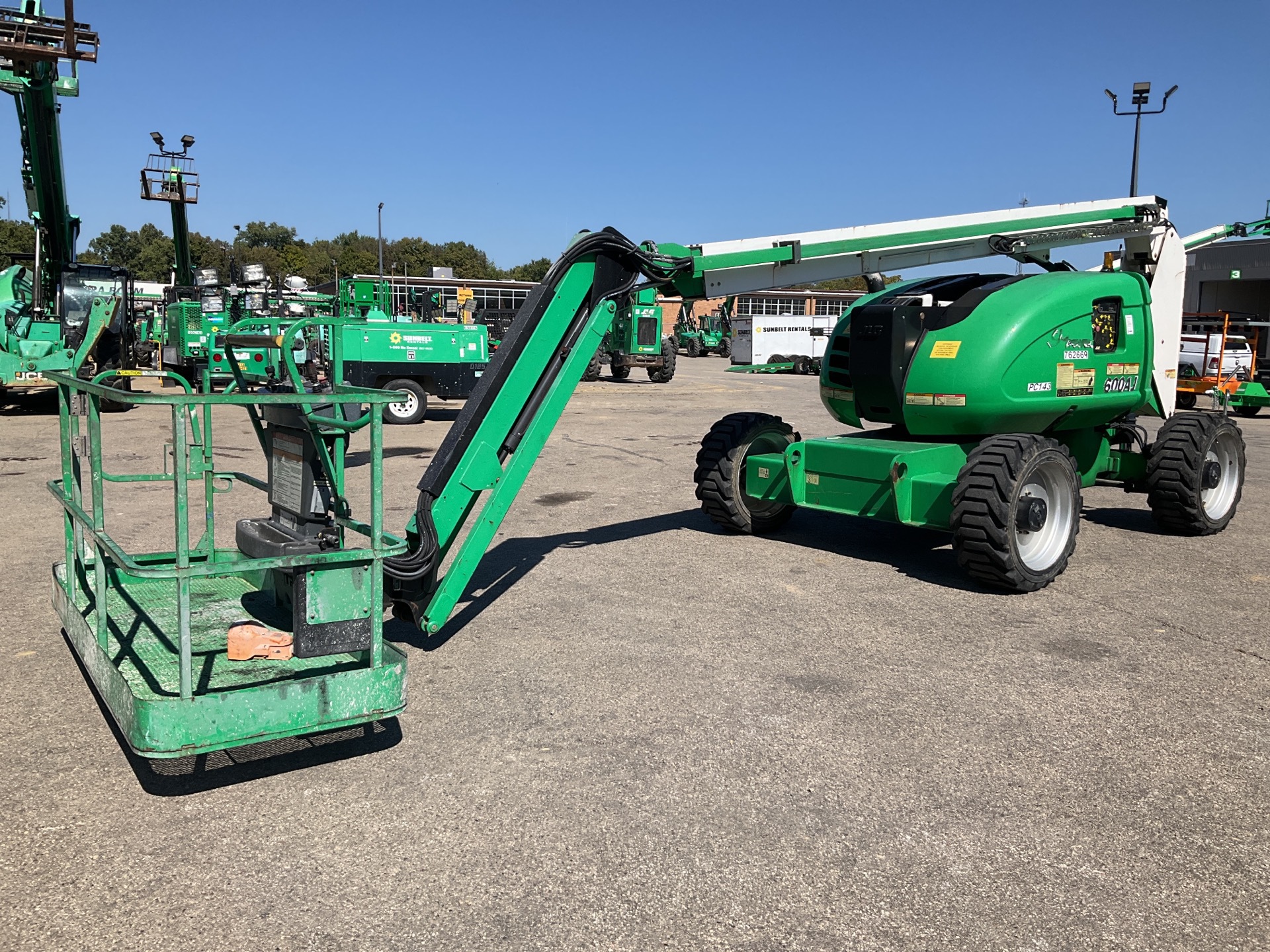 2015 JLG 600AJ 4WD Diesel Articulating Boom Lift