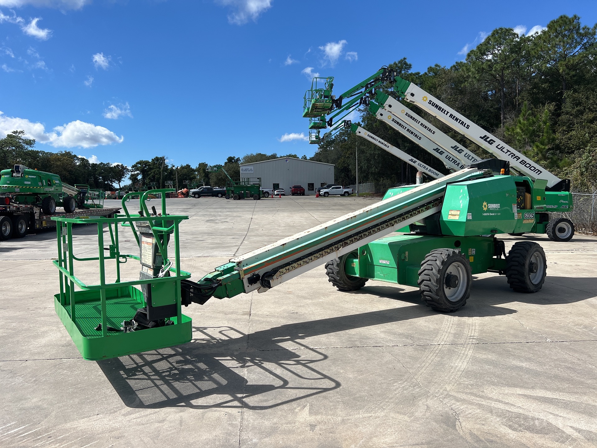 2015 JLG 600S 4WD Diesel Telescopic Boom Lift